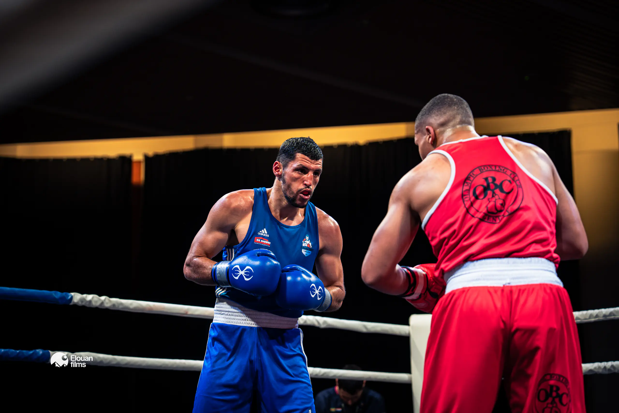 Gala de Boxe — Moment de tension entre les rounds