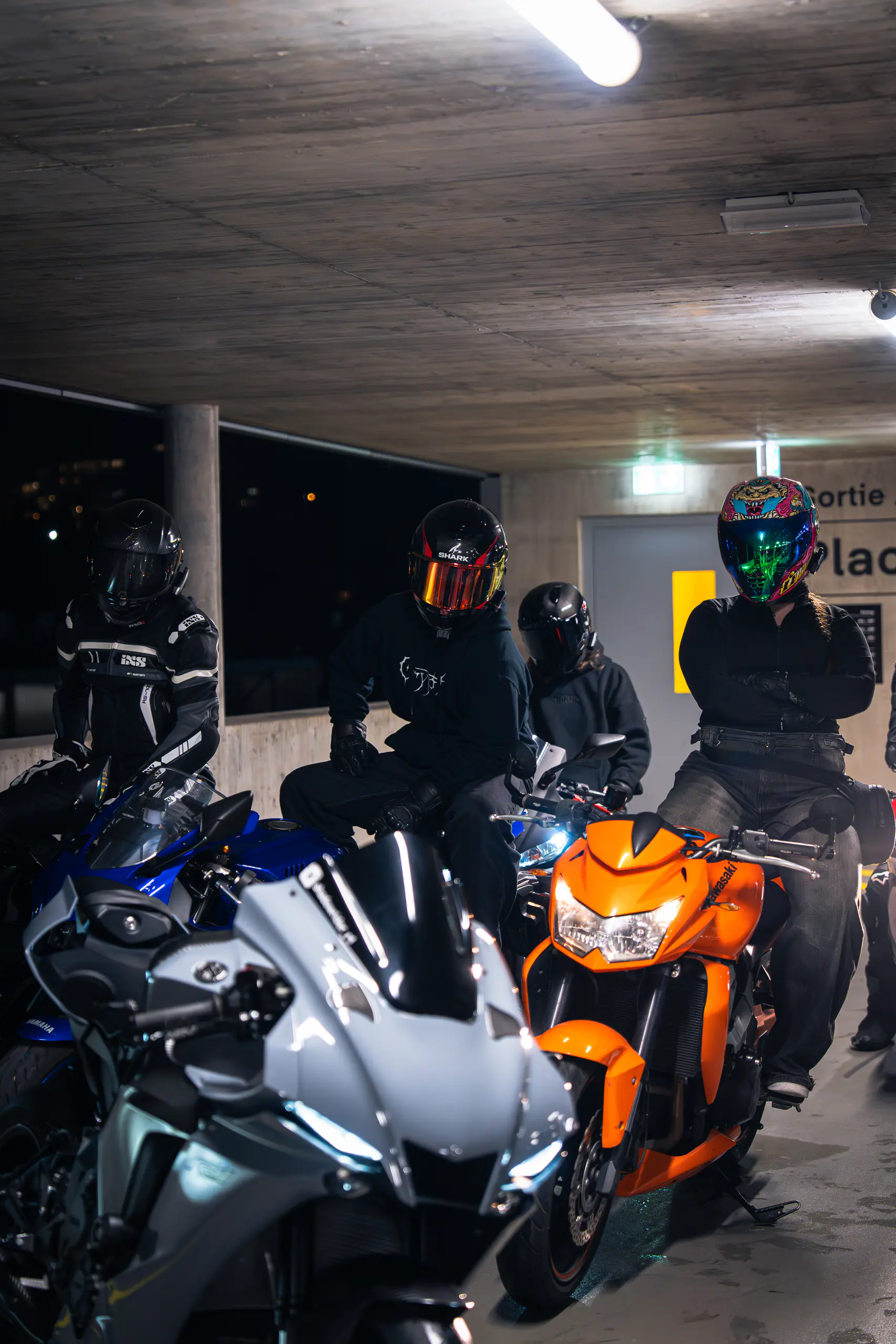 Shadow Rider — Pose attitude sur la moto